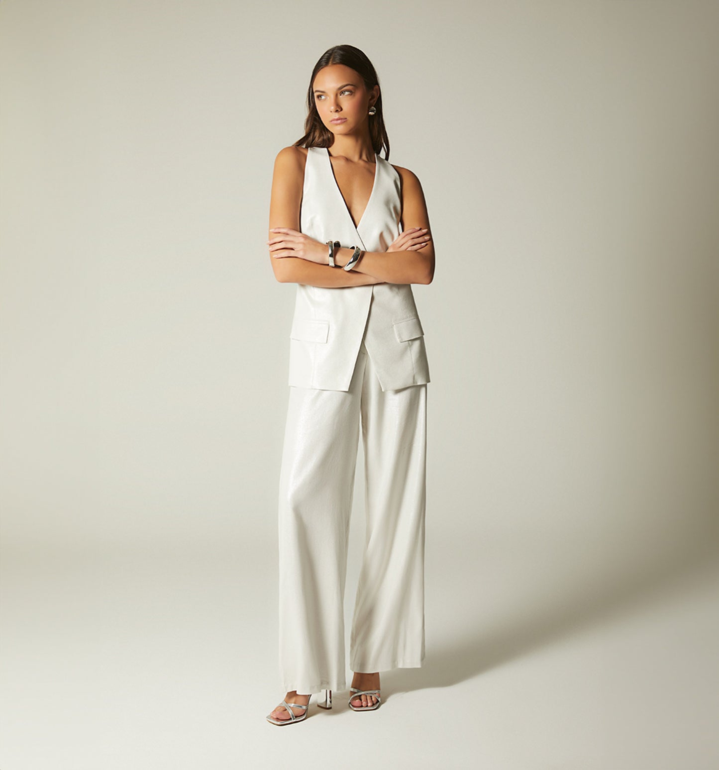 Conjunto pantalón y chaleco largo